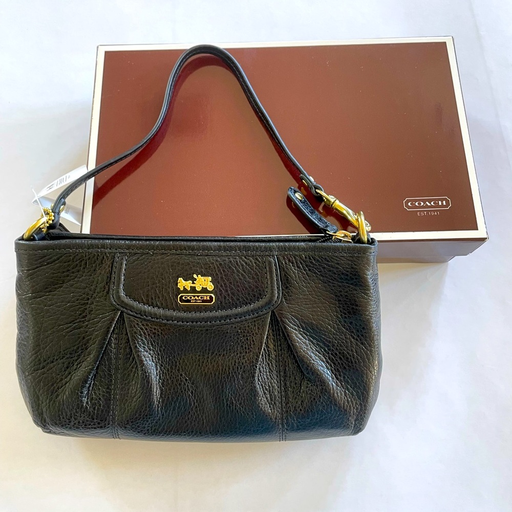 NWT COACH Leather Wristlet Bag Madison New with tags and box Gift Worthy - Picture 9 of 9